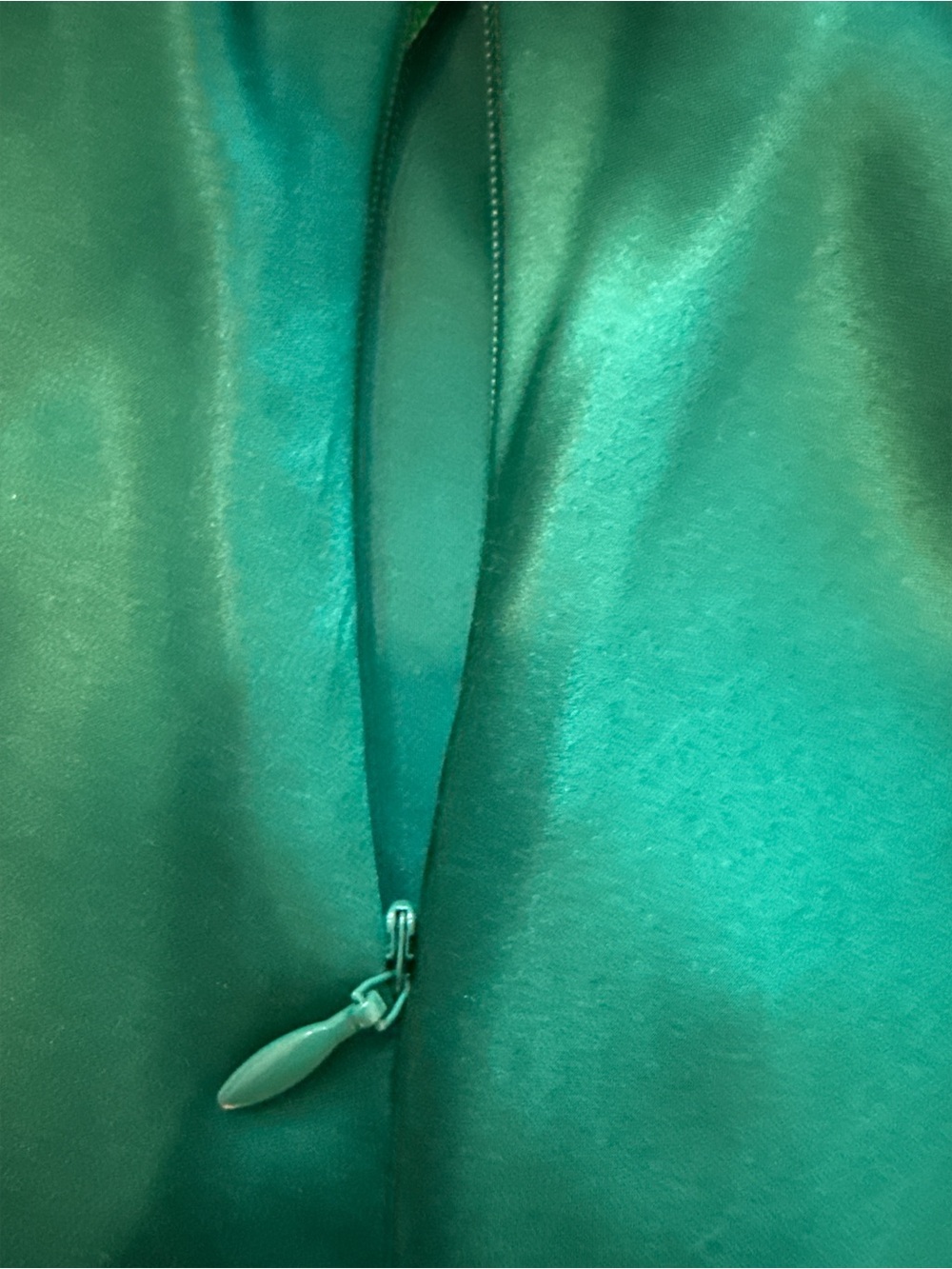 Banana Republic NWT 100% Silk Blouse M Medium Emerald Green Rhinestone Keyhole - Picture 6 of 7